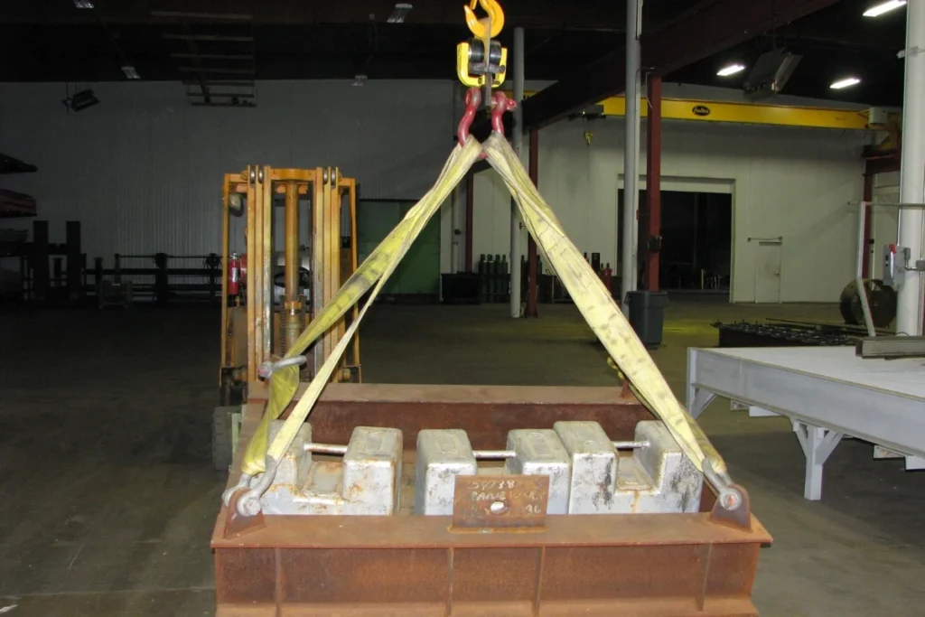 Inspection of lifting slings and shackles for safe load handling in Iraq